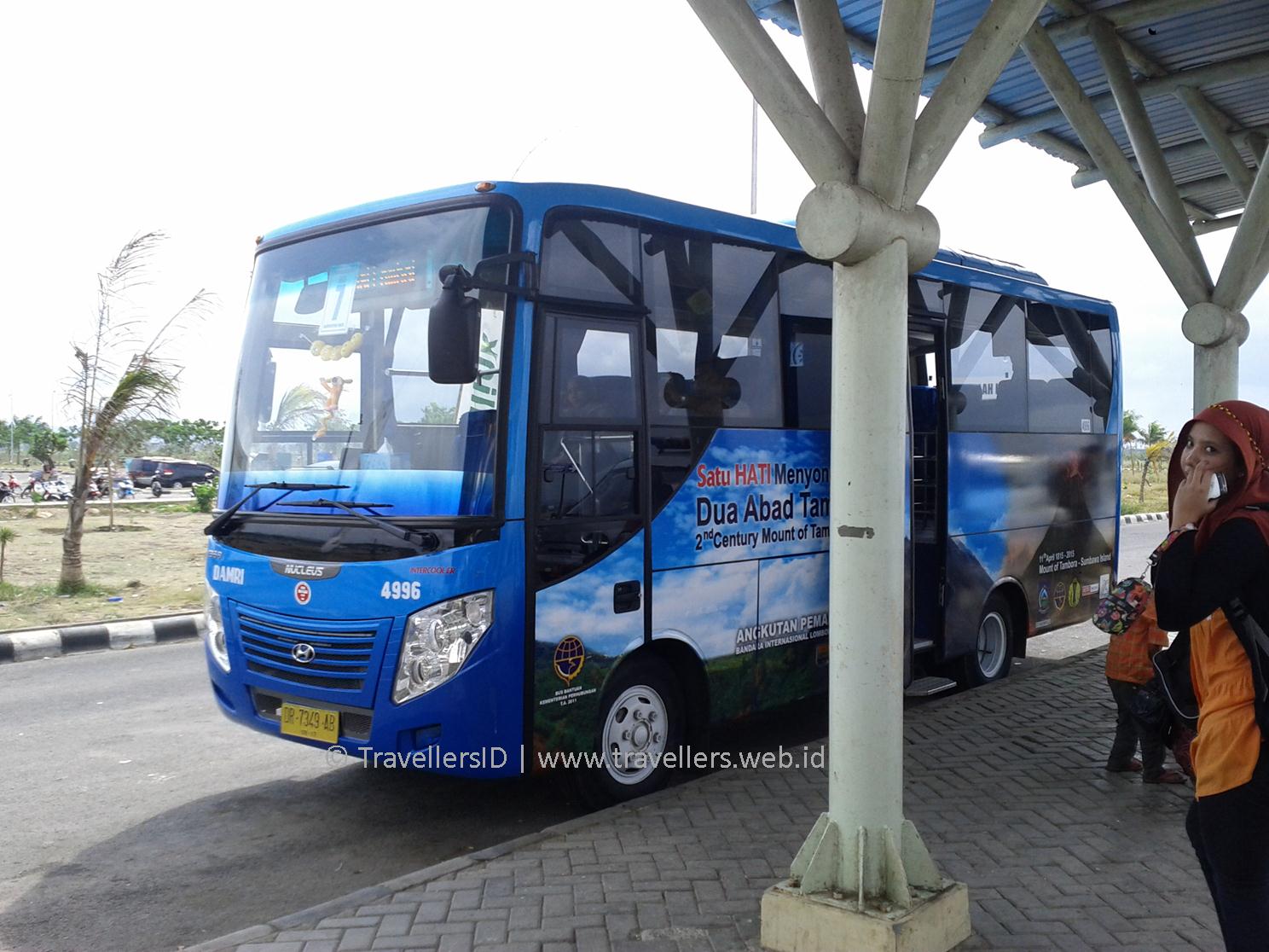 bus-damri-bandar-udara-internasional-lombok-lombok-tengah-ntb-indonesia
